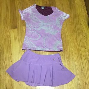 Nike ladies tennis set. Top M skirt S.